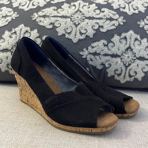Toms Shoes - Toms Size 9 Black Peep Toe Wedge Excellent Condition